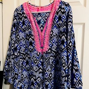 XL Lilly Pulitzer top. Gently worn. No flaws. No missing beads.